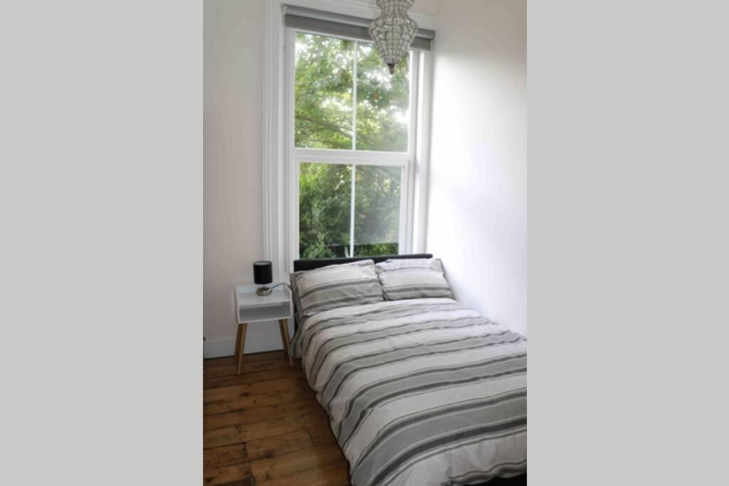 Lovely 2 Bedroom Flat Wifi Close To The Beach Bournemouth Eksteriør bilde