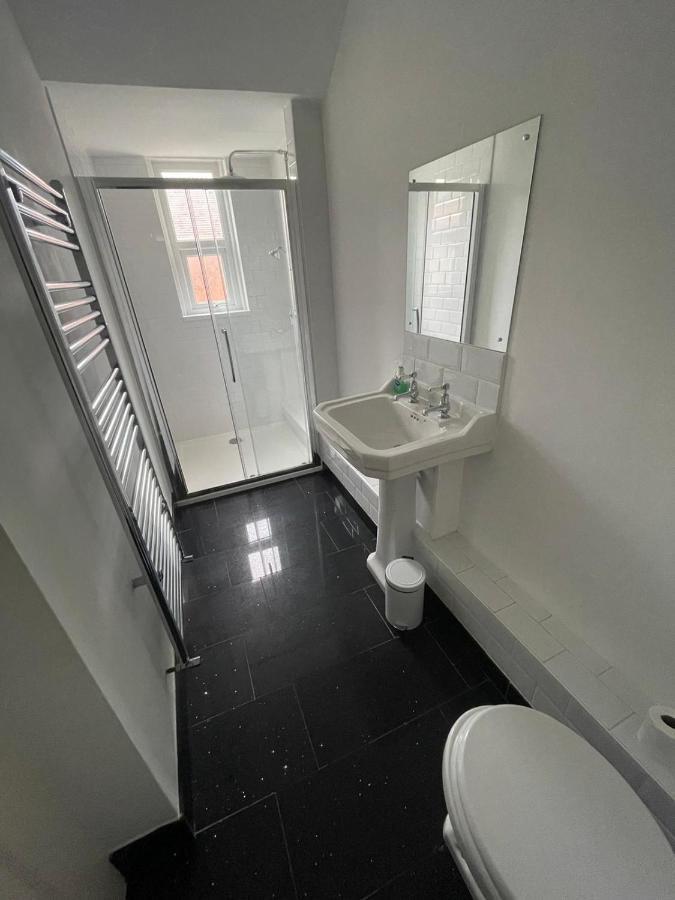 Lovely 2 Bedroom Flat Wifi Close To The Beach Bournemouth Eksteriør bilde