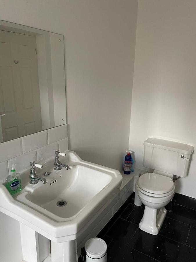 Lovely 2 Bedroom Flat Wifi Close To The Beach Bournemouth Eksteriør bilde