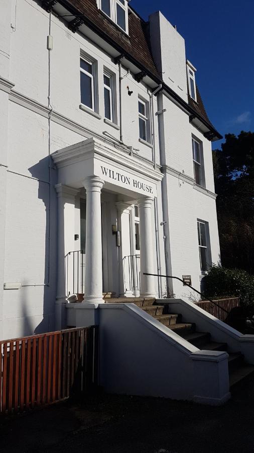 Lovely 2 Bedroom Flat Wifi Close To The Beach Bournemouth Eksteriør bilde